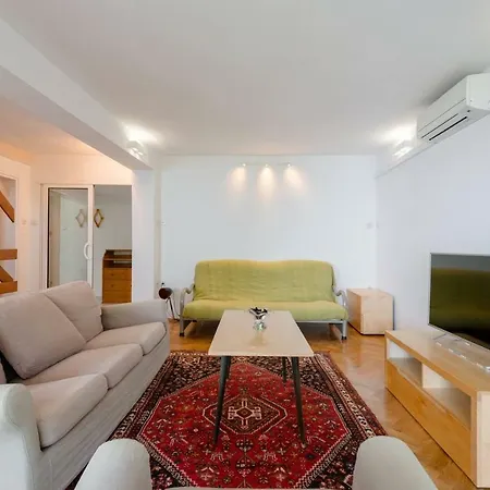 Apartment Heritage P Podstrana